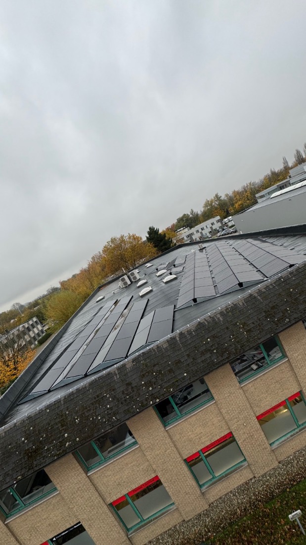Panneaux photovoltaïques bâtiment pro — réalisation TGS Group